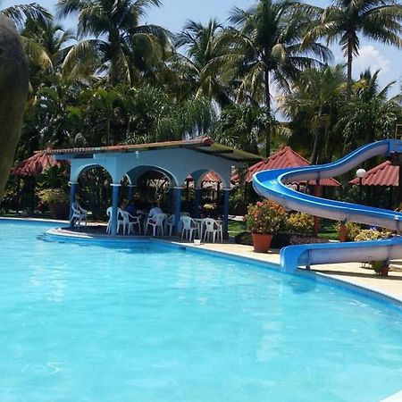 Hotel Santa Cruz Zapaca Eksteriør bilde